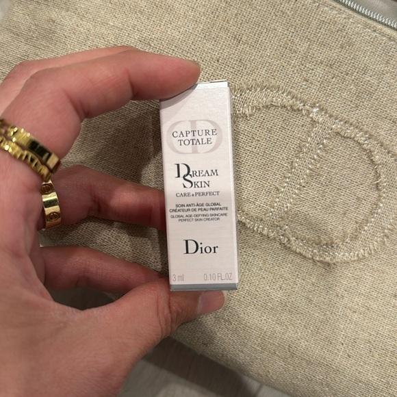 Christian Dior cosmetics bag and skin creator - Picture 7 of 9